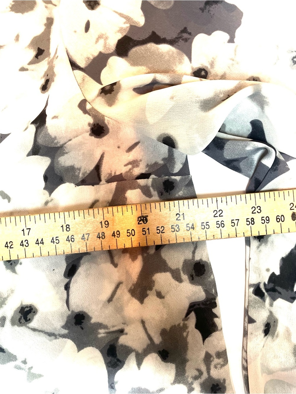 Saint Tropez West Black Cream Floral Pintuck Pleated Blouse Size 16 - Picture 9 of 11